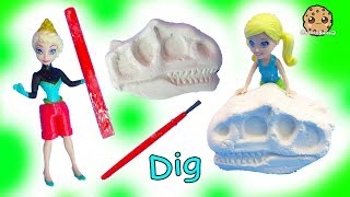 Disney Frozen Queen Elsa + Polly Pocket Dinosaur Sand Dig Surprise - Cookie Swirl C