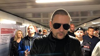 Удальцов "штурмует" администрацию президента РФ. Нет повышению пенсионного возраста.Трансляция