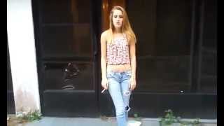 Amateur: CUTE GIRL SMOKING