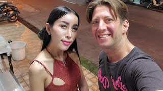 Live! THAI FOOT MASSAGE ?? NIN BARBER in PATTAYA THAILAND