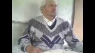 На пандуре играет Иса Ариев из Макова ***
