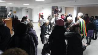 "Чодра сем" ансамбль Пӱрӧ (Бирск) олаште концерт деч вара фойеште калык дене пырля кушта