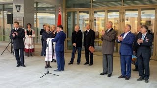 Церемония передачи Белорусскому союзу женщин шести оборудованных  микроавтобусов для инвалидов