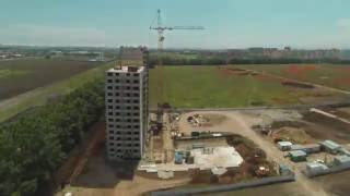 Building multistorey houses in 4 months/Строительство многоэтажного жилого дома за 4 месяца