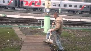 Братишка прикол Насрал и убрал