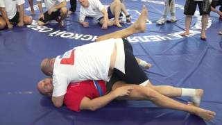 КАК ПЕРЕВЕРНУТЬ КРУПНОГО ОППОНЕНТА! ТЕХНИКА ФЕДОРА ЕМЕЛЬЯНЕНКО!. Sweep by Fedor Emelianenko