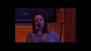 BEAUTIFUL SINGER WOWS KARAOKE AUDIENCE