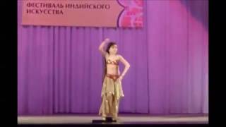 Девочка здорово танцует индийский танец Money Money #индийскийтанецmoney