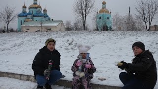 А что в хлопушках? Испытуем хлопушки с конфетти , доларами и с серпантином вместе с другом Димой