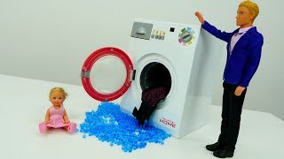 Платье Барби ИСПОРЧЕНО. Большая Стирка в видео для девочек
