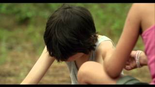The Swimming Trunks / Le Maillot de bain (2013) - Trailer English Subs