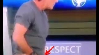 Жесть! тренер нюхает яйца Германии! Вот так они пахнут!