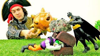 Супергерои и Пираты - Кому достанется Сокровище? Игрушки для мальчиков Бэтмен.