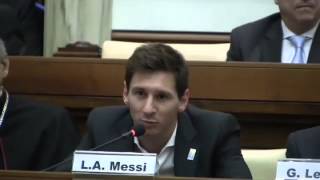 Papa: Buffon scherza con Messi, ''Francesco e' piu' popolare di te''