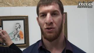 Абдул Азиз Абдулвахабов на выставке "Живой Карандаш"