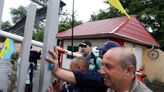 В Одессе возле НПЗ протестовали против захвата энергоблока – не обошлось без потасовок