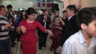 Шудын бойында би Ак Отау www.shankarfoto.ru