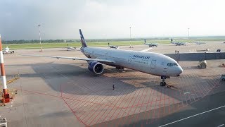 Взлёт Боинга-777-300ER а/к Аэрофлот из Владивостока