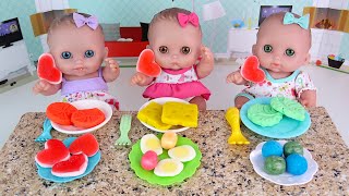 Куклы Делятся Конфетами Кушают Овощи Мультики для детей Как Мама Кормила Пупсиков 108мама тв