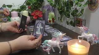 ? Соперница *другая*! Знает ли она обо мне ? ?! ? ! Треугольник! Онлайн-гадание! Общий ТАРО расклад!
