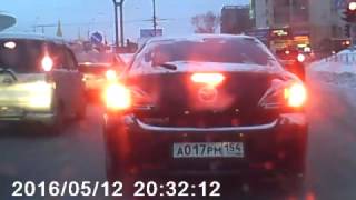 По кольцу в крайней левой еду прямо и ПОХ.. на людей.