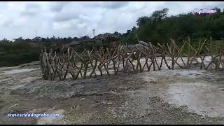 Bledug Kuwu (Mud Volcano) Di Grobogan, Purwodadi