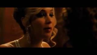 Jennifer Lawrence and Amy Adams kiss in American Hustle