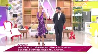 Çağla Şikel Canlı Yayın Kazası Memeleri Açıldı Göğüs Frikik