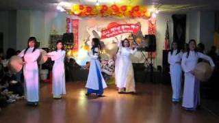 Đêm Giao Thừa Nghe Khúc Dân Ca: Mua Non La DVL Dance Vietnam 2011