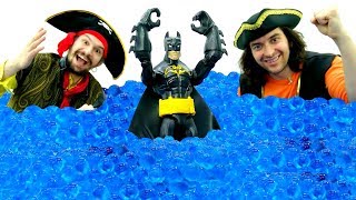Супергерои и Пираты - Капитаны и Джокер ищут сокровища!