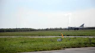 Взлет бомбардировщика Су-24М