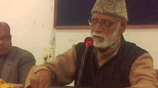 Kashinath Singh Talking to JNU Students.