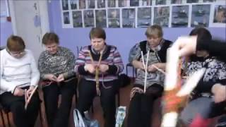 Клуб "Юшкозерские ремесла". Плетение пояса на рогатине.