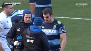 Ben Te'o bloodies Sam Warburton with his arm cast