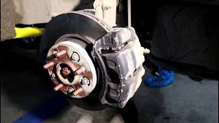 Hyundai ix35 Хендай Ай Икс 35 2011 года Замена передних тормозных колодок