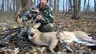 Monster Ontario Whitetail Bowhunting - High Winds High Eight