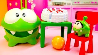 Toy Video for Kids: Om Nom Toys Play Games