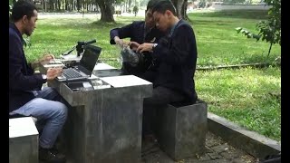 Sekelompok Mahasiswa Rakit Helm Anti Ngantuk