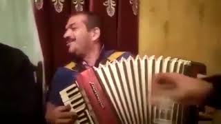 Красивая Даргинская живая песня на гармошке??