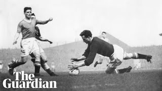 Harry Gregg, Manchester United and Munich hero, dies aged 87