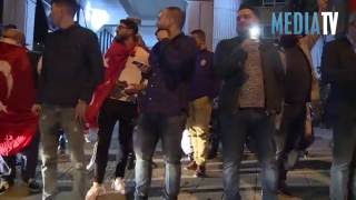 Aanhangers Erdogan bij Turks consulaat Rotterdam
