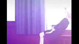 mina de anime dançando ao som de Mc Jhey anos 80.mp3