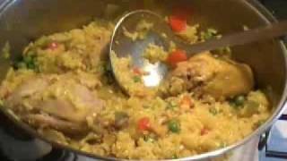 Como Hacer Arroz Con Pollo - ¡Chef Remy Cocina!