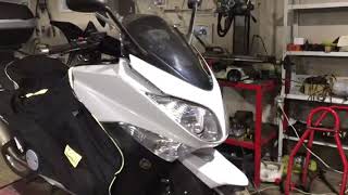 Как прикурить Yamaha Tmax если сел АКБ без разбора пластика и СМС
