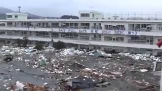 Шокирующее видео о цунами в Японии с заснятым призраком