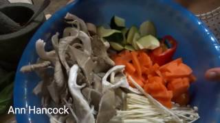 แกงเลียงกุ้งสด สูตรเครื่องไม่ครบ by Ann Hancock