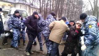 "Комендантский Час" в Дубках ! ЧОП против граждан! Полиция бездействует!