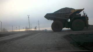Белазы на угольном разрезе Бачатский