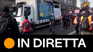 #Germania: i manifestanti marciano contro le misure anti-contagio, nonostante il divieto