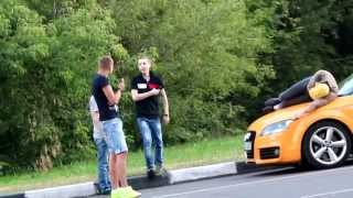 Бомж спит на машине / Vagabond sleeping on the car prank